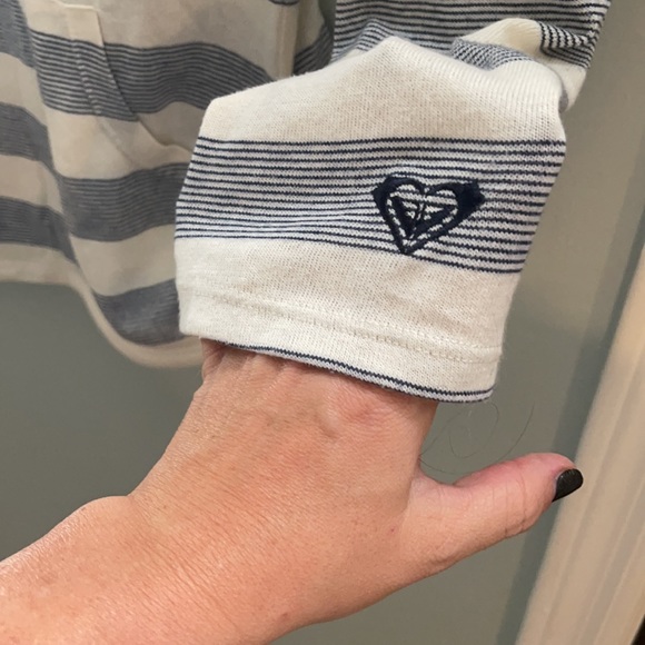 Cute Roxy pull over - Picture 10 of 16